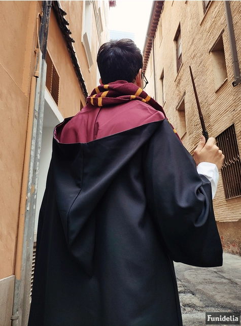 Harry Potter Gryffindor Cape Deluxe Für Erwachsene (Offizielle Sammler Replikat) 10 Harry Potter Gryffindor Cape Deluxe Für Erwachsene (Offizielle Sammler Replikat) – Bild 8